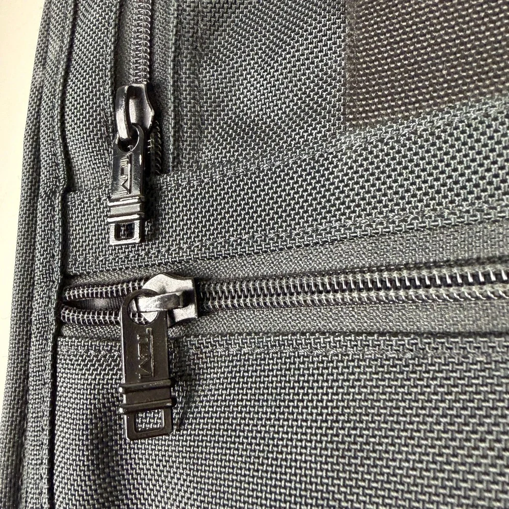 TUMI Briefcase Bag Men's Black Nylon Logo Patch Classic Top Handles Zip Pockets